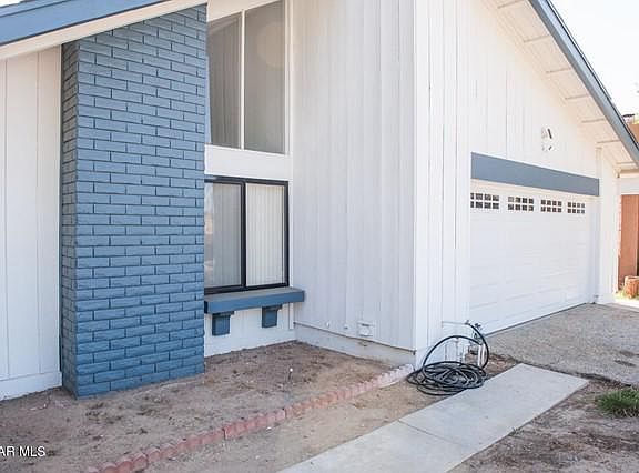 3rd image of 1029 N Currier Ave