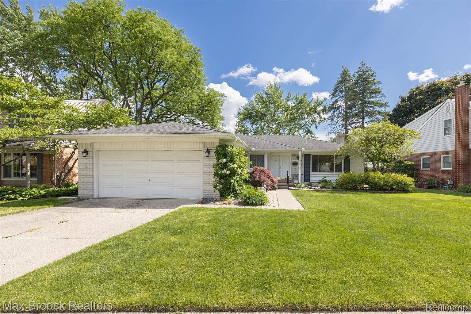 4025 Auburn Dr photo 1