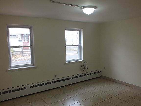 5th image of 407 Kingsland Ave #6