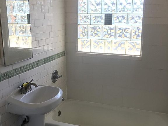 Main Floor bathroom
