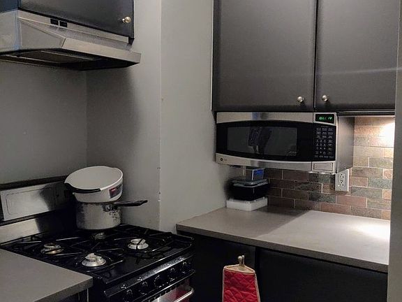 5th image of 240 E 46th St APT 4C