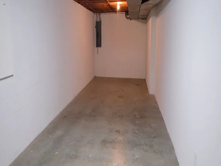 1307 Kingsridge Ct — Photo 2