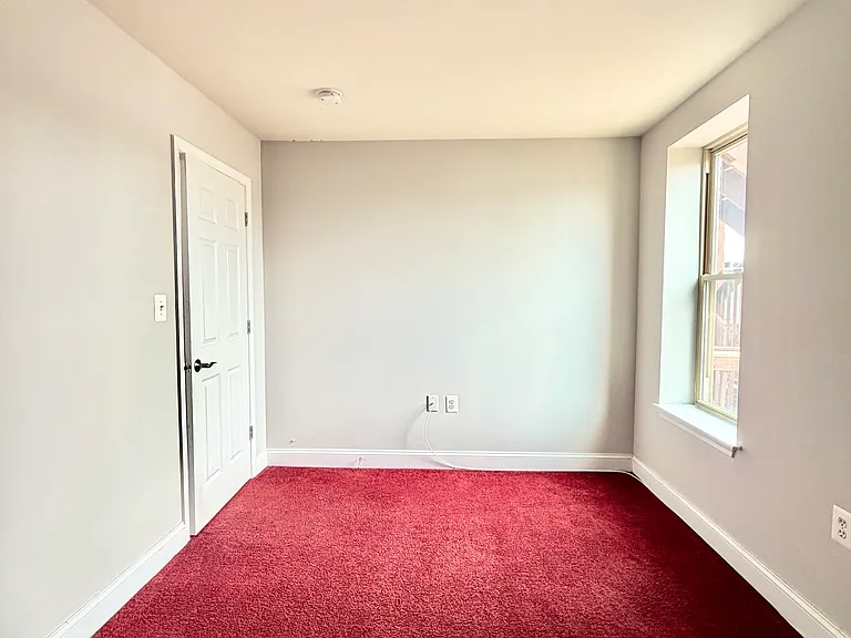 32 N Potomac St — Photo 11
