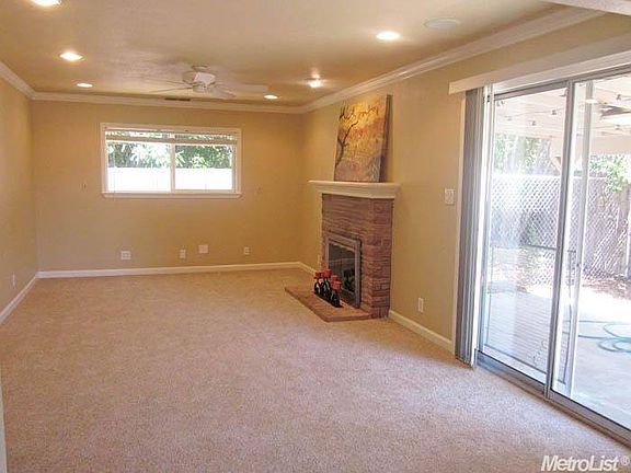 5th image of 1008 Hillcrest Ave