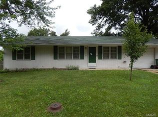 1883 Forest Ln, Pacific, MO 63069
