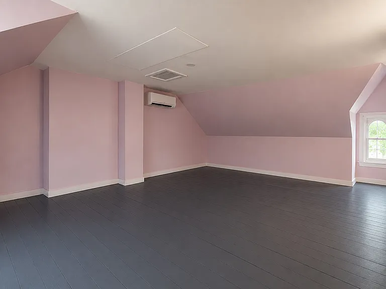 633 Center St — Photo 10