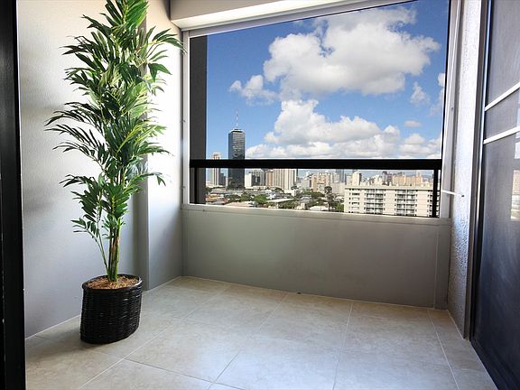 58 sf Lanai. Shutters & Tile