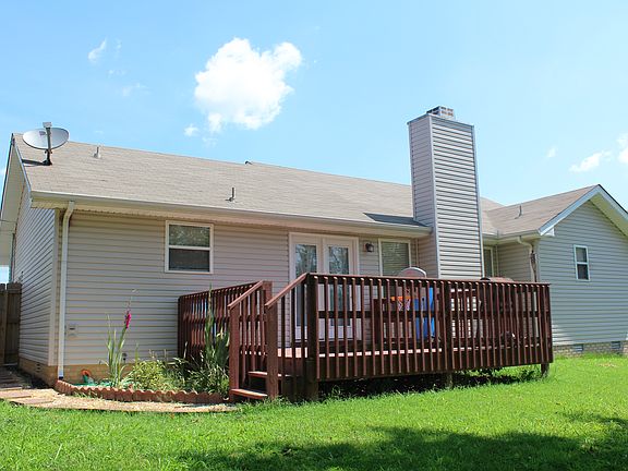 3rd image of 616 Corinth Ct