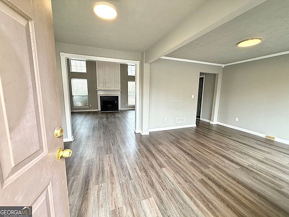 2nd image of 1563 Oak Park Ct