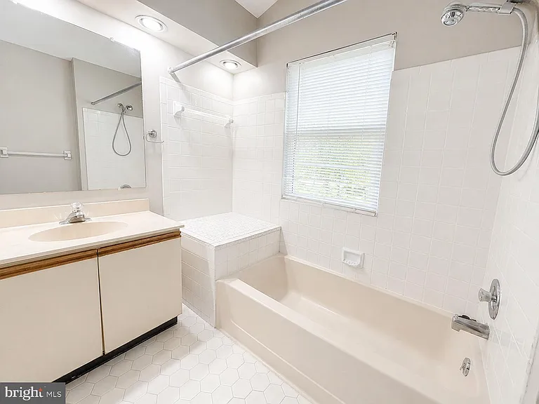 982 Yachtsman Way — Photo 20