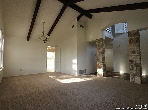5th image of 8303 Thorncliff Dr