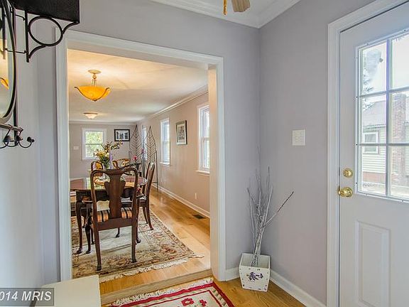 4th image of 7402 Wenig Ave