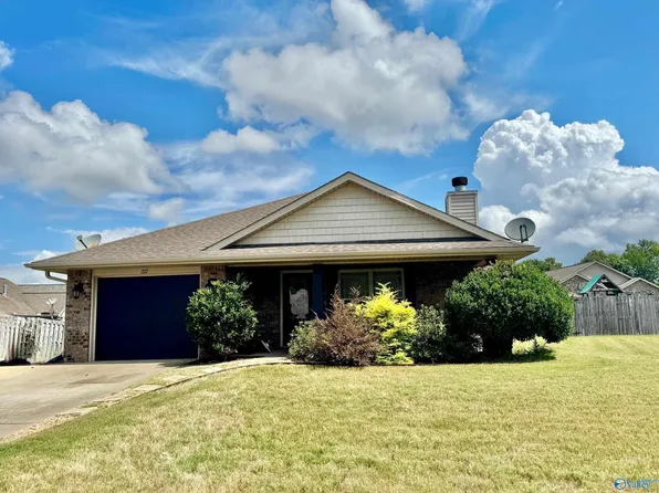 227 Village Springs Dr, Madison, AL 35756