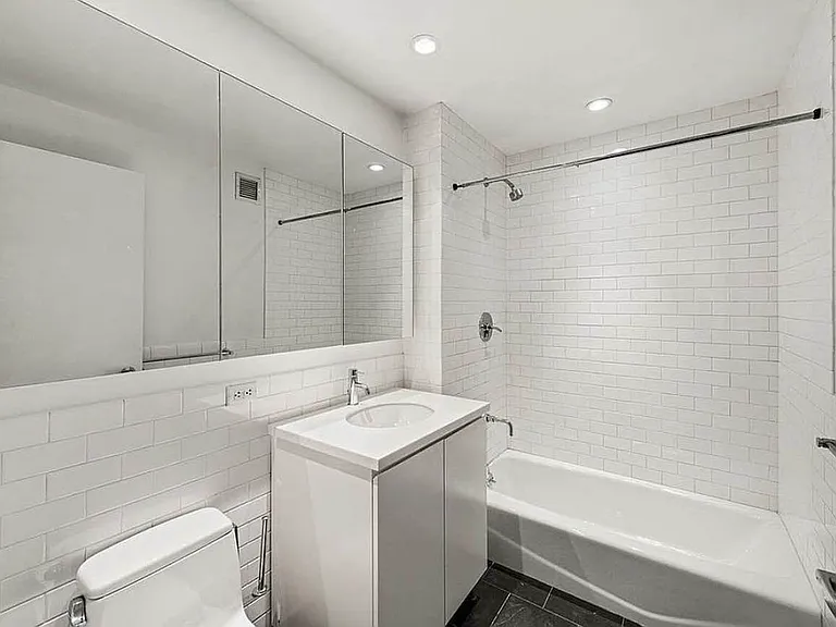 90 William St #11F — Photo 15
