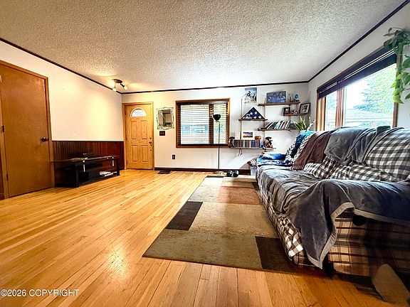 2nd image of 8317 Seaview St