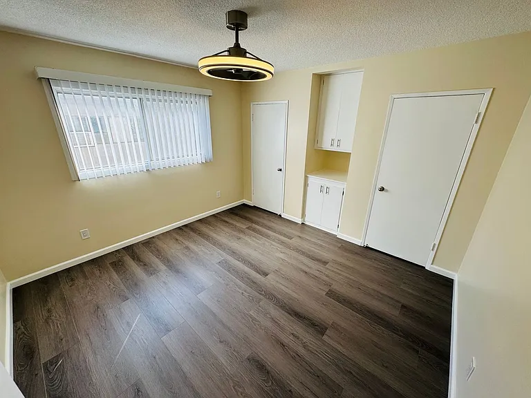 1230 N Mansfield Ave — Photo 7