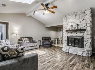 108 Creekview Dr W, Red Oak, TX 75154