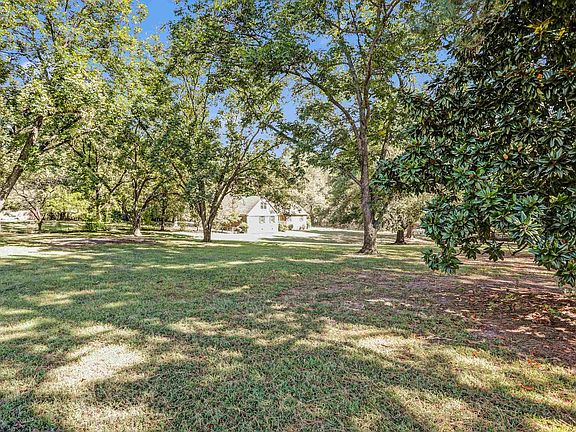 4th image of 9766 Redwood Rd
