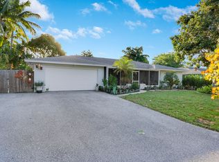366 Maple Ave, Tequesta, FL 33469