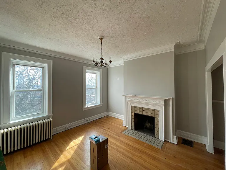 44 Willett St #4-R — Photo 3