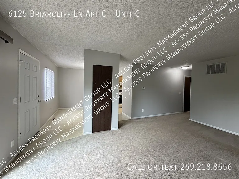 6125 Briarcliff Ln #C — Photo 1