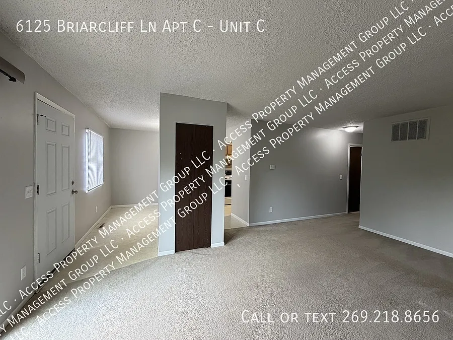 6125 Briarcliff Ln #C