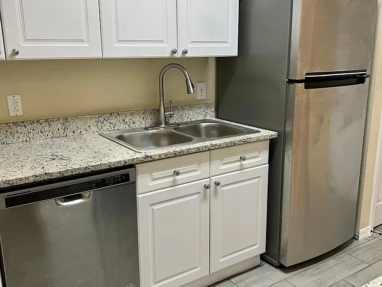 18001 Richmond Place Dr #115 — Photo 7
