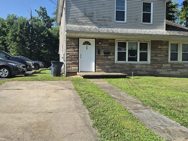 124 E Crain Ave #UP — Photo 13