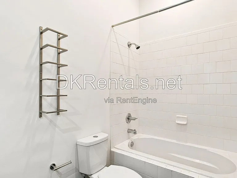 201 S Howard St SE #3 — Photo 17