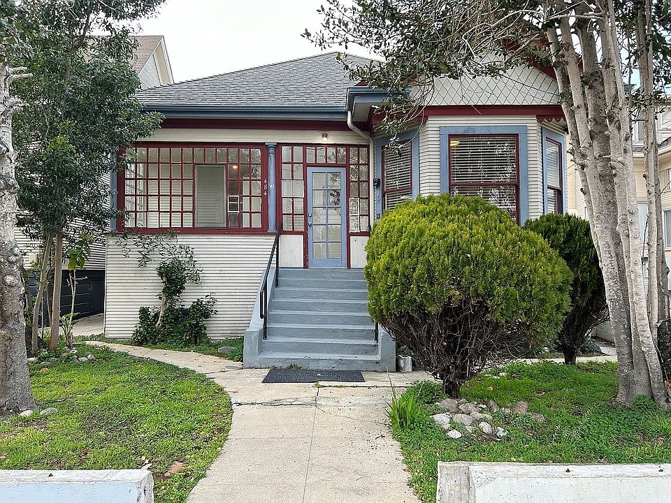 1st image of 484 Van Buren St #1