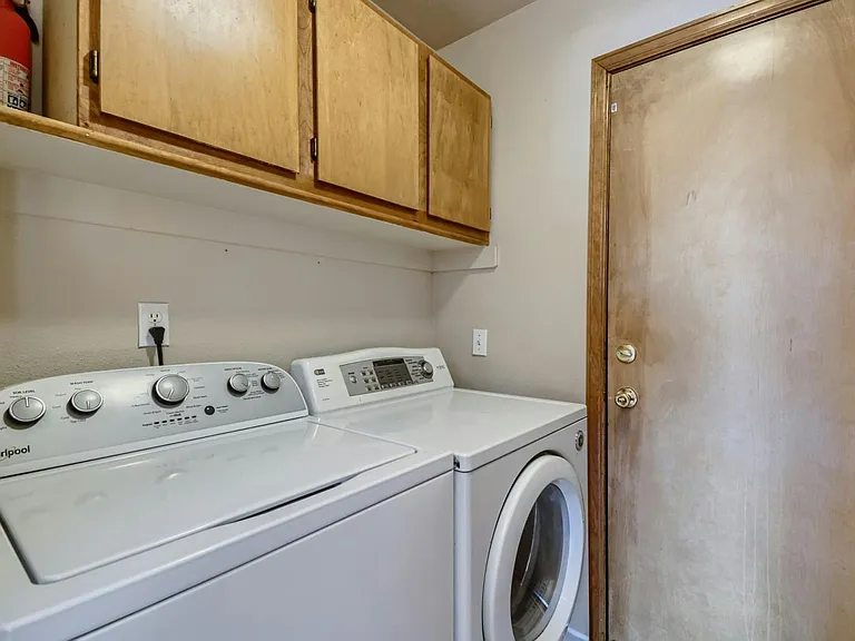 9528 High Cliffe St — Photo 26