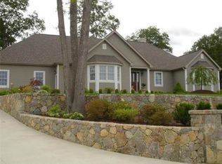 3 Lees Trl, Acushnet, MA 02743