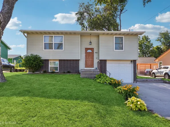 3821 SE 15th Ct, Des Moines, IA 50320