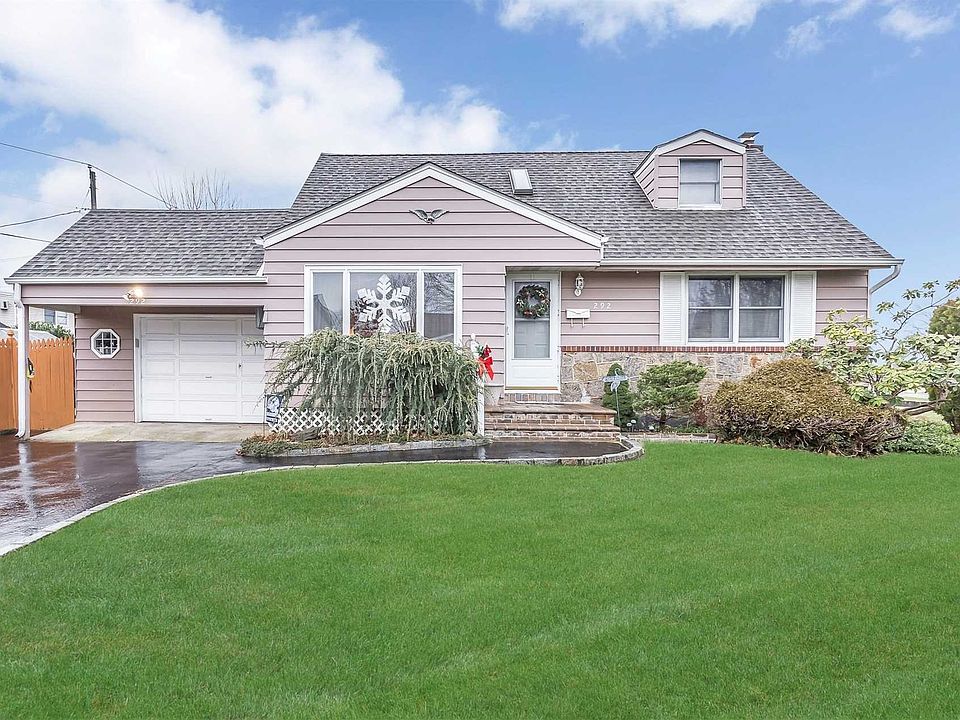 1st image of 292 Cayuga Ave