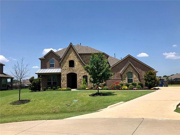 2nd image of 1100 Hidden Oaks Dr