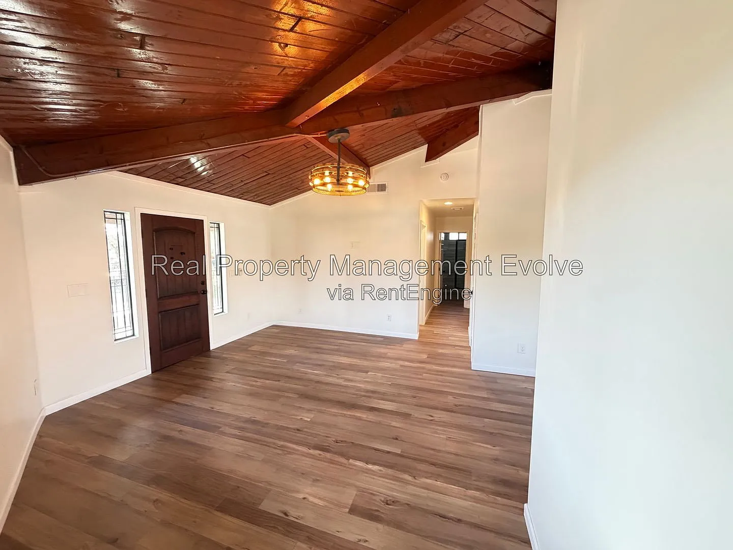 2 bed, 2.0 bath, 983 sqft, $2,100 — Photo 4