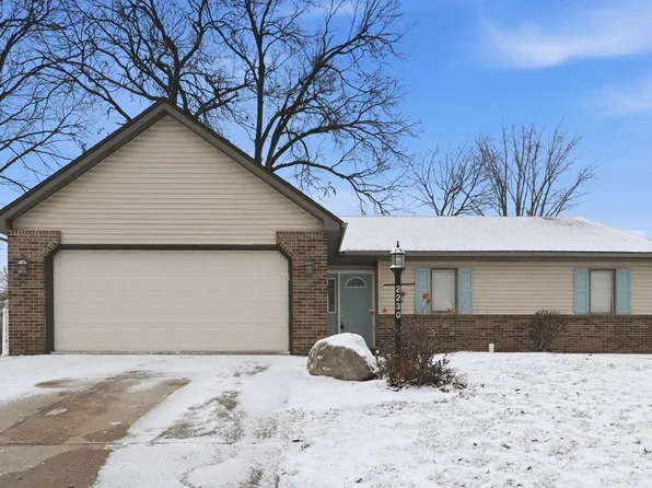 2230 Foxboro Dr, Fort Wayne, IN 46818