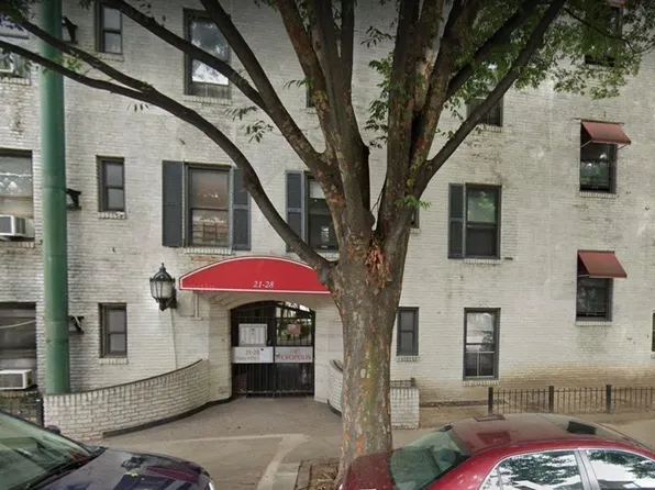 21-28 35 Street #2E, Astoria, NY 11101