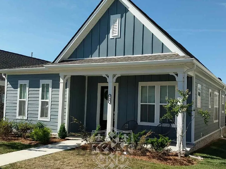 708 Goswell Dr — Photo 2
