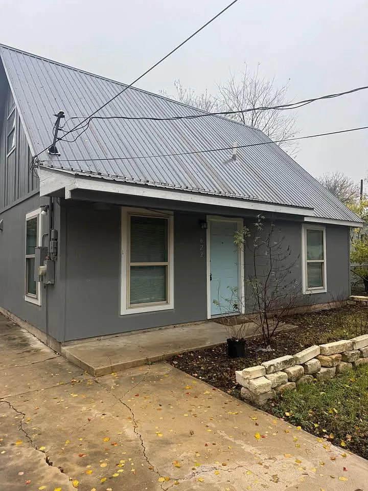 3 bed, 2.0 bath, 1200 sqft, $1,600 — Photo 1