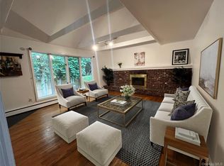 73 Railroad St, Greenlawn, NY 11740