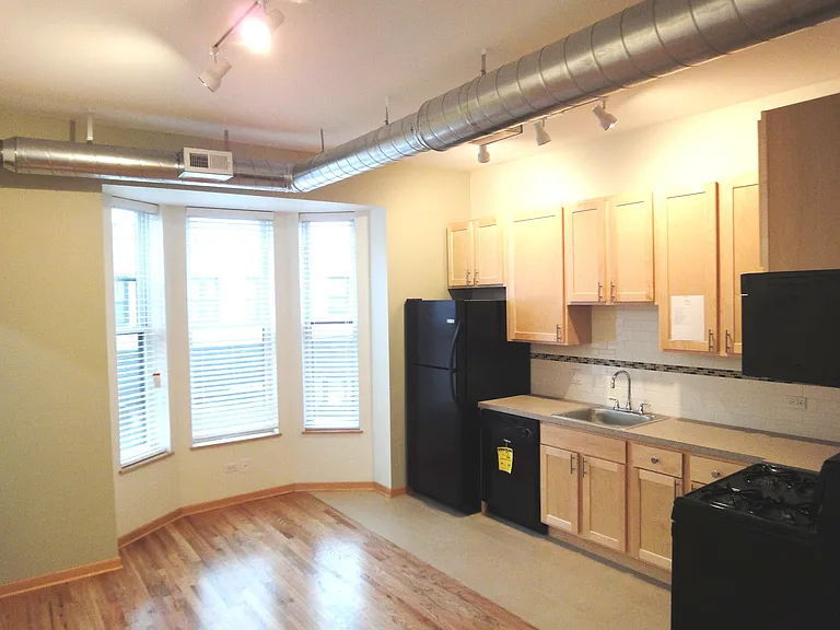 1405 W Taylor St #2 — Photo 3