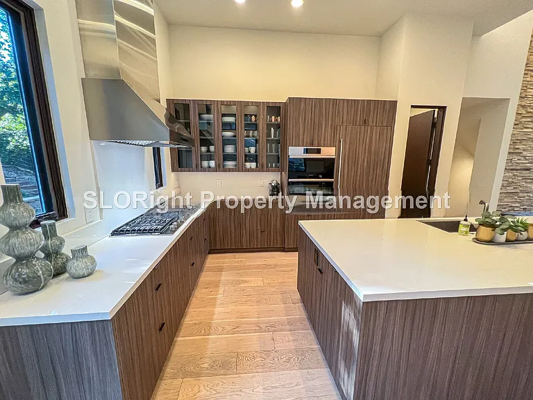 2279 San Luis Dr — Photo 6