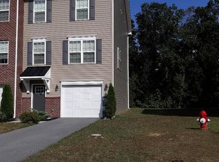 47 Savage Ct, Falling Waters, WV 25419
