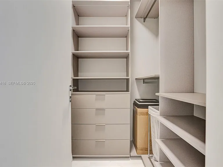 300 Biscayne Blvd #2305W — Photo 24