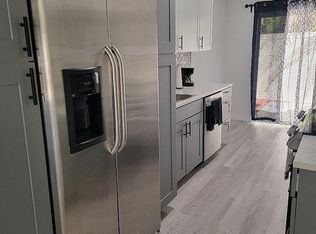 2056 Sunset Point Rd APT 23, Clearwater, FL 33765