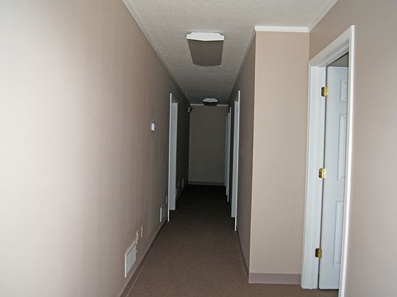 3rd image of 333 W Coshocton St
