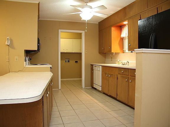 5th image of 25 Marguerite Dr