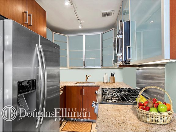 3rd image of 85 E End Ave APT 8D