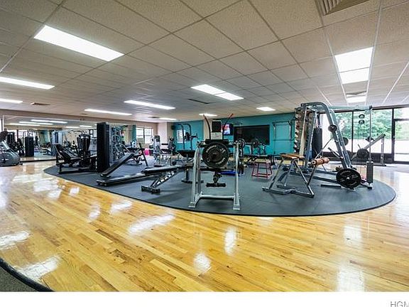 3rd image of 110 Pearsall Dr APT 3A